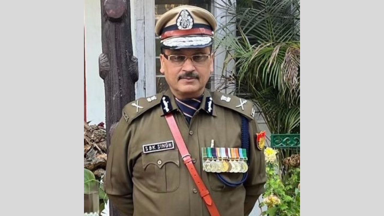 दिल्ली पुलिस को मिला नया कमिश्नर, जाने कौन हैं एसबीके सिंह, जिन्हें सौंपी गई जिम्मेदारी दिल्ली पुलिस को मिला नया कमिश्नर, जाने कौन हैं एसबीके सिंह, जिन्हें सौंपी गई जिम्मेदारी