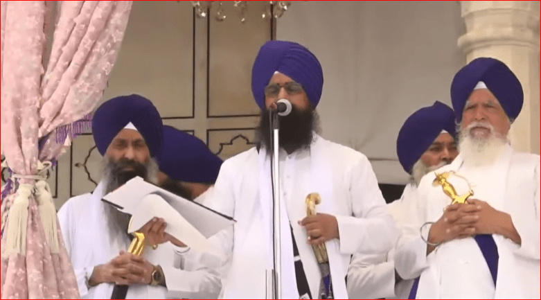 5 ਮੈਂਬਰੀ ਕਮੇਟੀ ਨੂੰ ਝਟਕਾ! ਅਕਾਲ ਤਖਤ ਸਾਹਿਬ ਦਾ ਸਖ਼ਤ ਹੁਕਮ; ਆਦੇਸ਼ ਨੂੰ ਇੰਨ-ਬਿੰਨ ਨਾ ਮੰਨਣ ਵਾਲੀ ਧਿਰ ਨੂੰ ਆਪੋ-ਆਪਣੀ ਸਿਆਸਤ ਮੁਬਾਰਕ