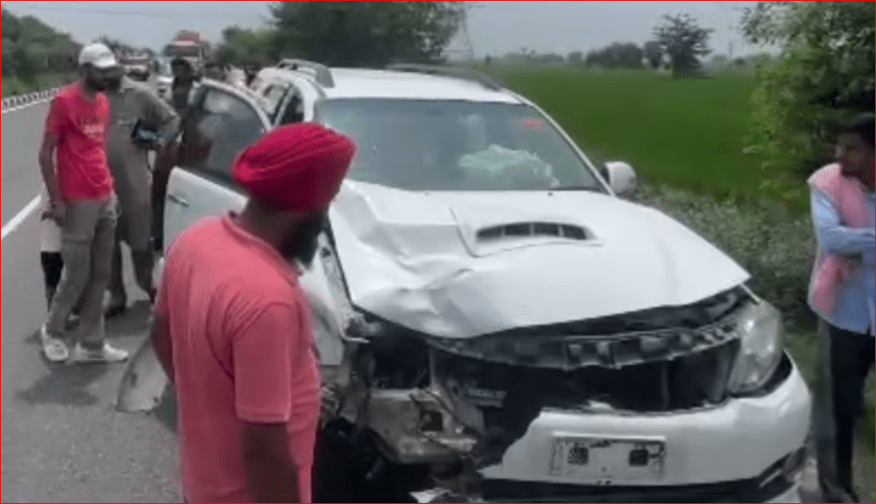 Accident in Moga: ਮੋਗਾ ‘ਚ ਖੌਫ਼ਨਾਕ ਸੜਕ ਹਾਦਸਾ, ਭਰਾ ਨੂੰ ਰੱਖੜੀ ਬੰਨ੍ਹਣ ਜਾ ਰਹੀ ਭੈਣ ਦੀ ਕਾਰ ਦੀ ਟੱਕਰ ‘ਚ ਮੌਤ Accident in Moga: ਮੋਗਾ ‘ਚ ਖੌਫ਼ਨਾਕ ਸੜਕ ਹਾਦਸਾ, ਭਰਾ ਨੂੰ ਰੱਖੜੀ ਬੰਨ੍ਹਣ ਜਾ ਰਹੀ ਭੈਣ ਦੀ ਕਾਰ ਦੀ ਟੱਕਰ ‘ਚ ਮੌਤ