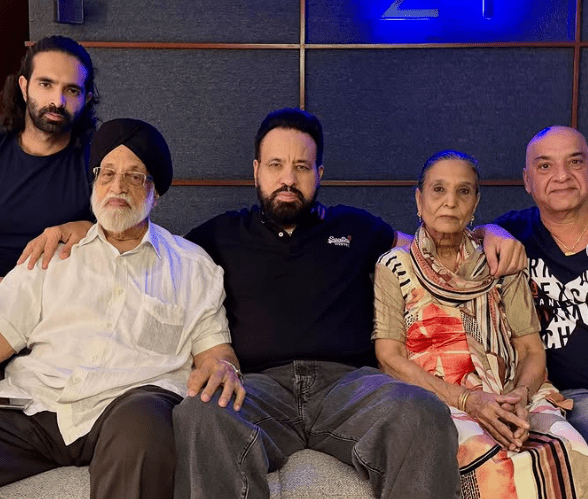 Salman Khan ਦੇ ਕਰੀਬੀ ਨੂੰ ਡੂੰਘਾ ਸਦਮਾ, ਕਰੀਬੀ ਦੇ ਪਿਤਾ ਦਾ ਦੇਹਾਂਤ Salman Khan ਦੇ ਕਰੀਬੀ ਨੂੰ ਡੂੰਘਾ ਸਦਮਾ, ਕਰੀਬੀ ਦੇ ਪਿਤਾ ਦਾ ਦੇਹਾਂਤ