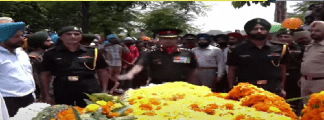 Super Exclusive Watch: ਵਤਨ ਲਈ ਕੁਰਬਾਨ ਹੀਰਿਆਂ ਨੂੰ ਨਮ ਅੱਖਾਂ ਨਾਲ ਵਿਦਾਈ.....ਵਤਨ ਲਈ ਕੁਰਬਾਨ ਸ਼ਹੀਦਾਂ ਨੂੰ ਸਲਾਮ