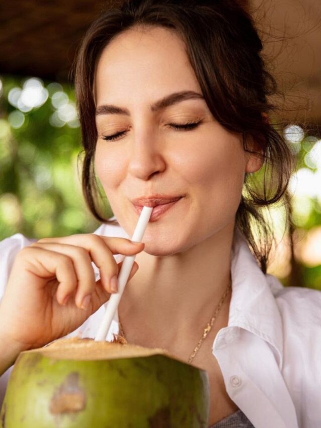 Coconut water ਹਰ ਕਿਸੇ ਲਈ ਨਹੀਂ Healthy, ਇਨ੍ਹਾਂ 5 ਲੋਕਾਂ ਨੂੰ ਕਰਨਾ ਚਾਹੀਦਾ Avoid...